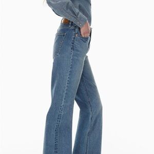 Aritzia Denim Forum
The Marianne Mid Rise Loose
Flare 321 size 26